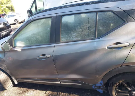 2023 Nissan Kicks Sr z USA, uszkodzony, nr VIN 3N1CP5DV2PL575163